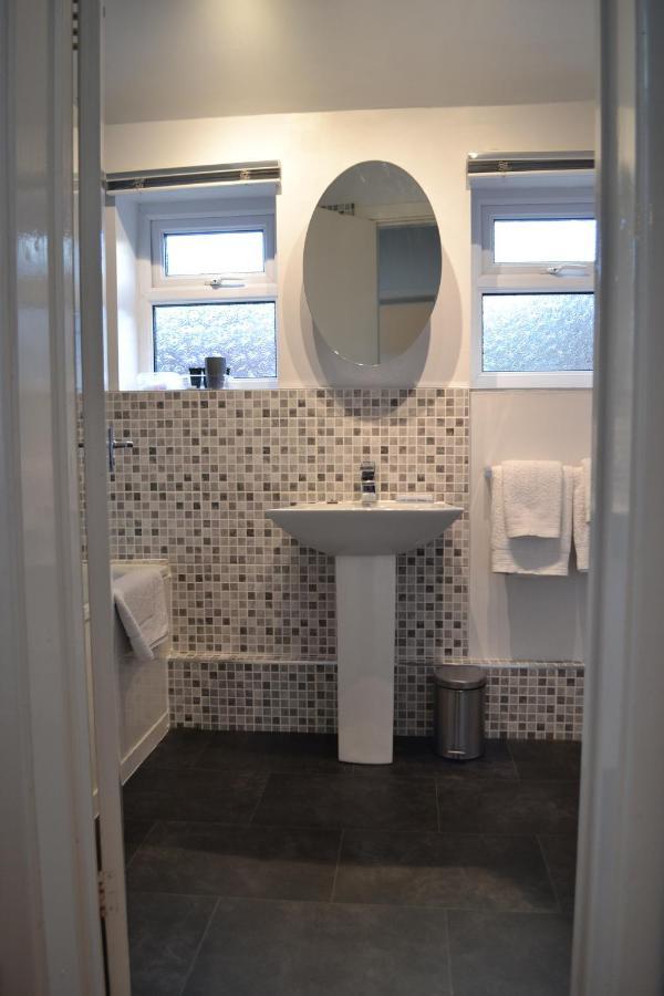Entire 3 Bedroom House Near Caerphilly Station Exterior foto