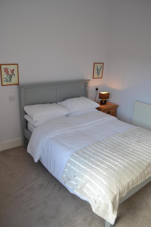 Entire 3 Bedroom House Near Caerphilly Station Exterior foto